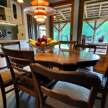 Chalet Kura Pod Zlotym Kogutem *